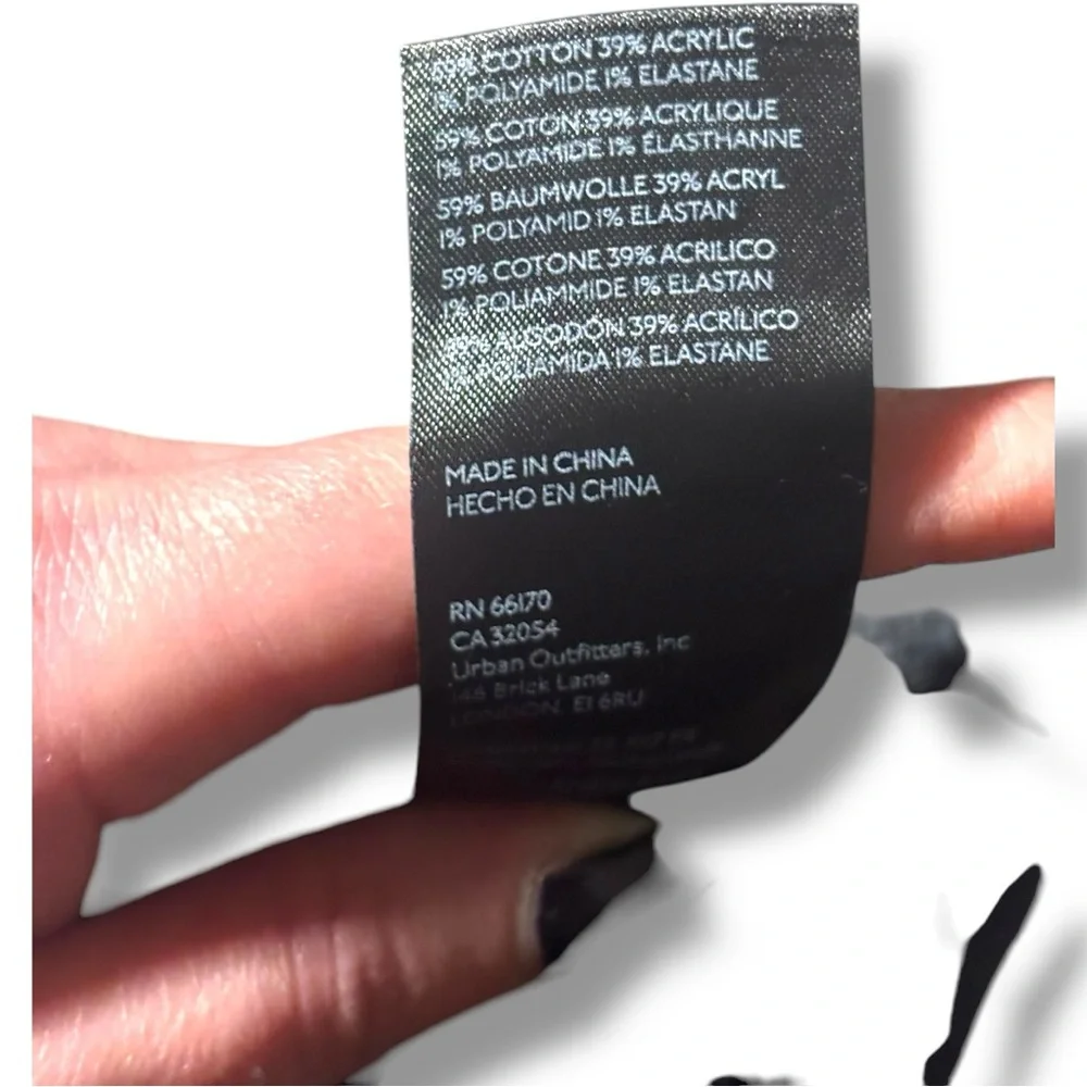 Free People Black/Navy V-Neck Cable Knit Cropped Long Sleeve Sweater With Collar - Picture 9 of 16